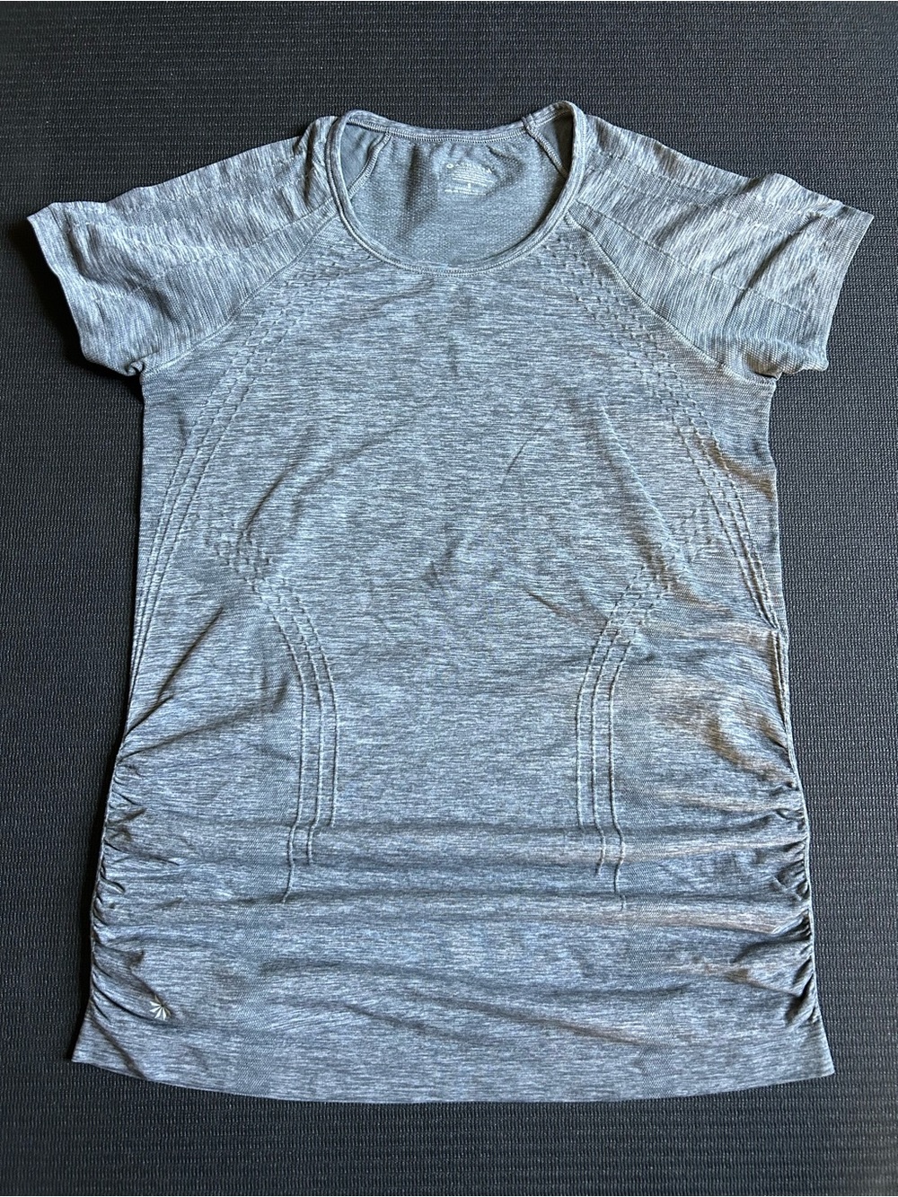 Athleta Seamless Speedlight Tee grey size small